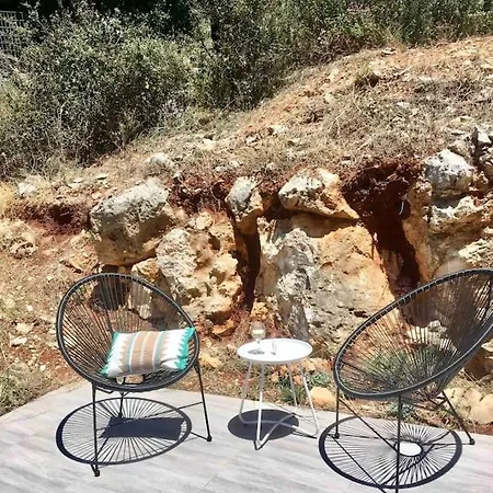 Belam, Entre Montagne Et فيلة