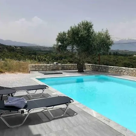 Belam, Entre Montagne Et Villa